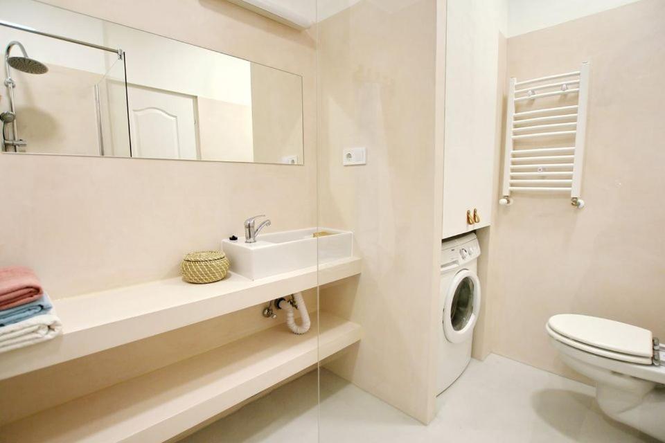 Pau Stylish Studios In The Heart Of Budapest Luaran gambar