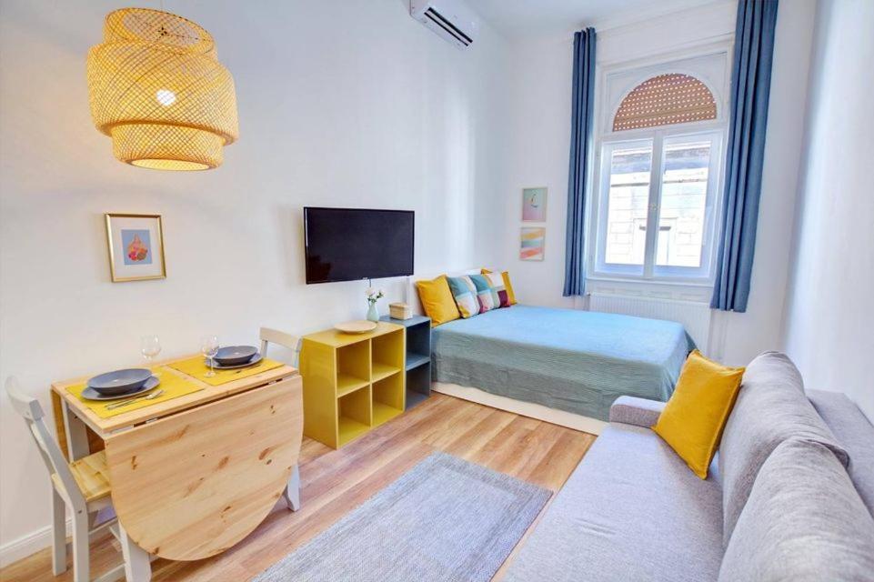 Pau Stylish Studios In The Heart Of Budapest Luaran gambar